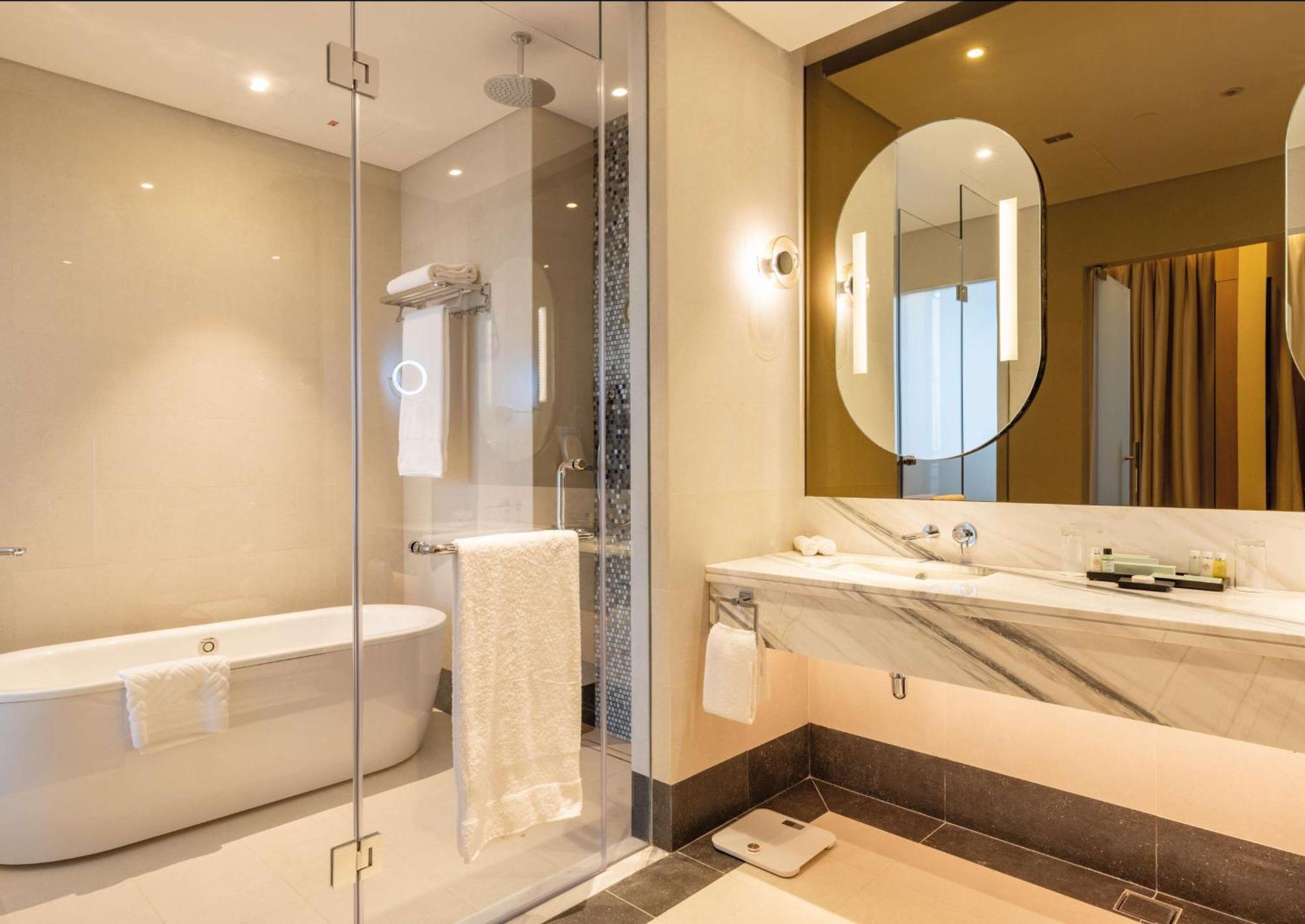 Embassy Suites By Hilton Doha Old Town Bagian luar foto